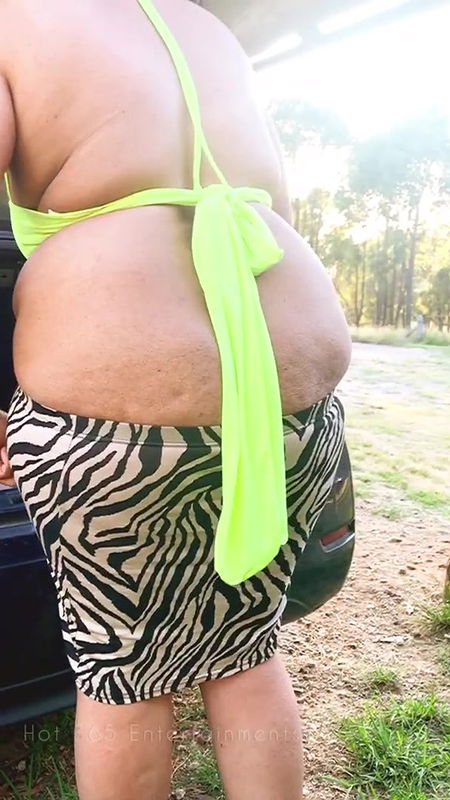 Hot Busty Gurl got caught naked Butt while changing dress in the Outdoor