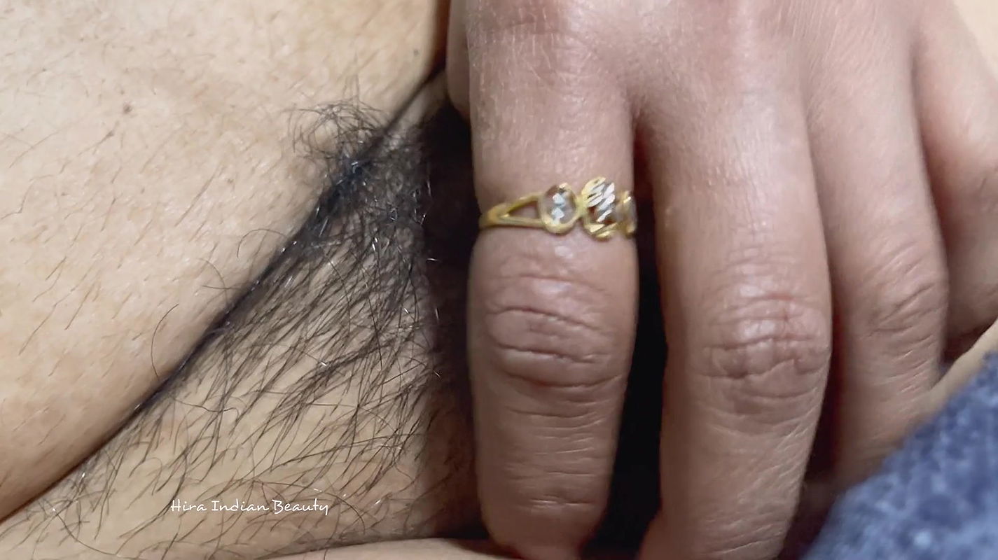 Horny Indian Mom Playing with her Tight Pussy – Hairy Bush Close Up