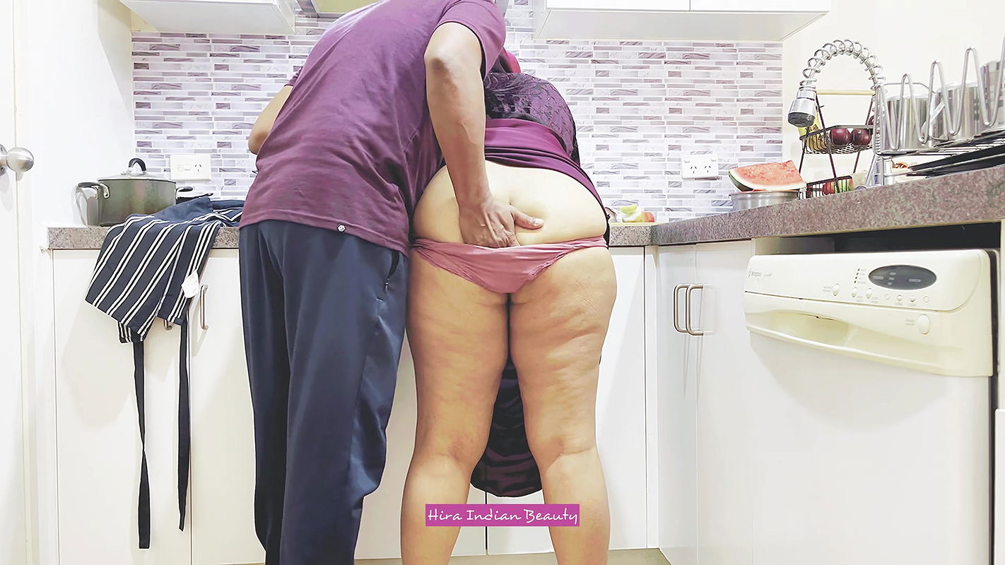 Hijabi Wife’s Big Curves & Loud Moaning Make This Romantic Encounter Wild & Passionate