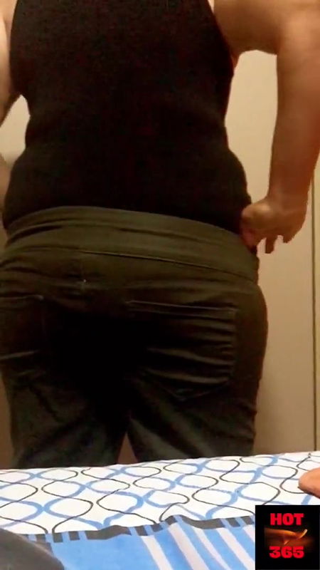 Busty Beauty Changes her Clothes..Sexy big booty show