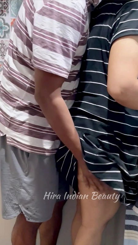 Hira Indian Beauty – My Ass Squeezed Sensually in the Kitchen