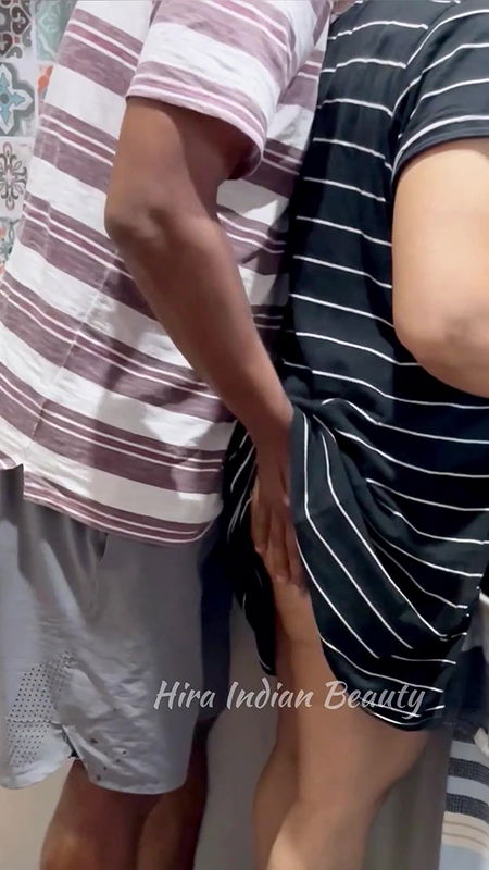 Hira Indian Beauty – My Ass Squeezed Sensually in the Kitchen