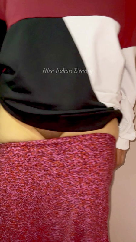 Flashing My Pussy in Dressing Room