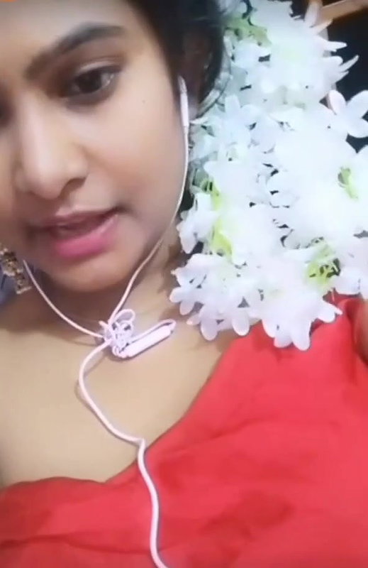 Bangladeshi Girl Showing