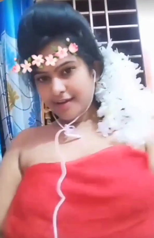 Bangladeshi Girl Showing