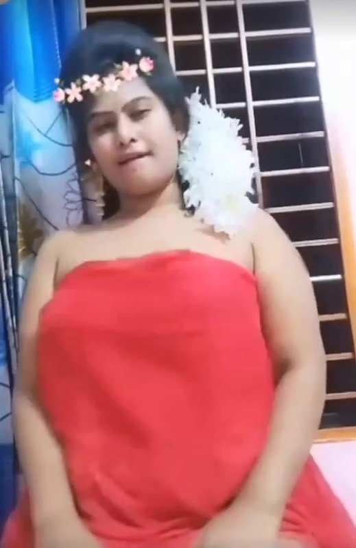 Bangladeshi Girl Showing