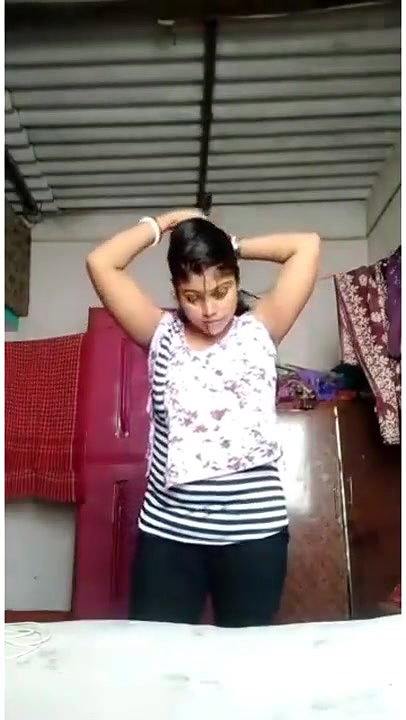Bangla Boudi dress change