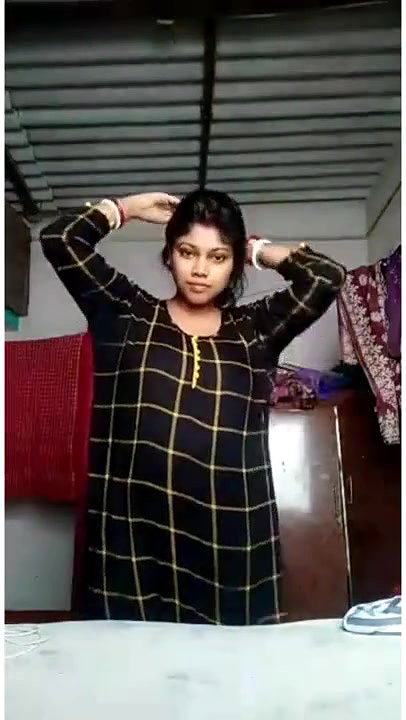 Bangla Boudi dress change