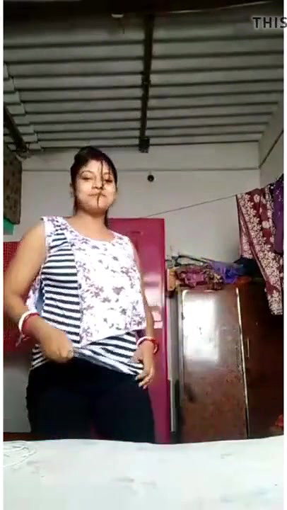 Bangla Boudi dress change