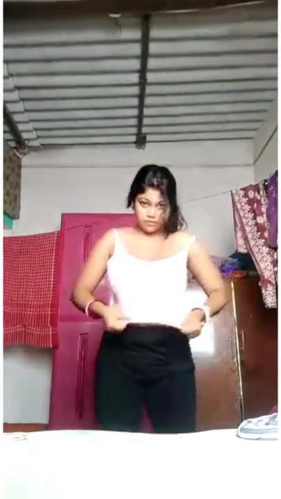 Bangla Boudi dress change