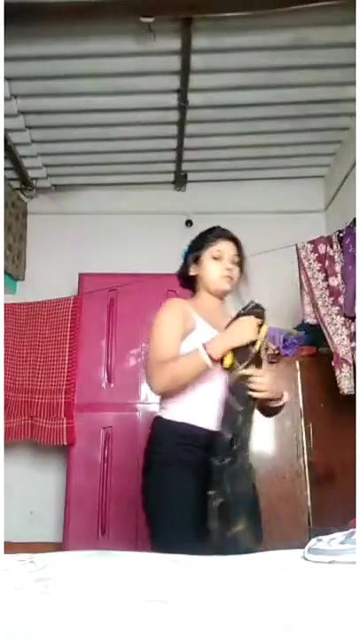Bangla Boudi dress change