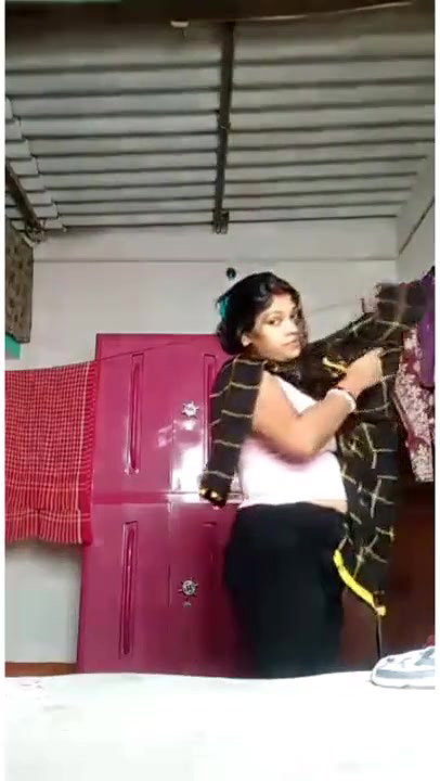 Bangla Boudi dress change