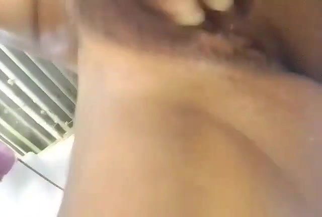 Young babe showing wet pussy