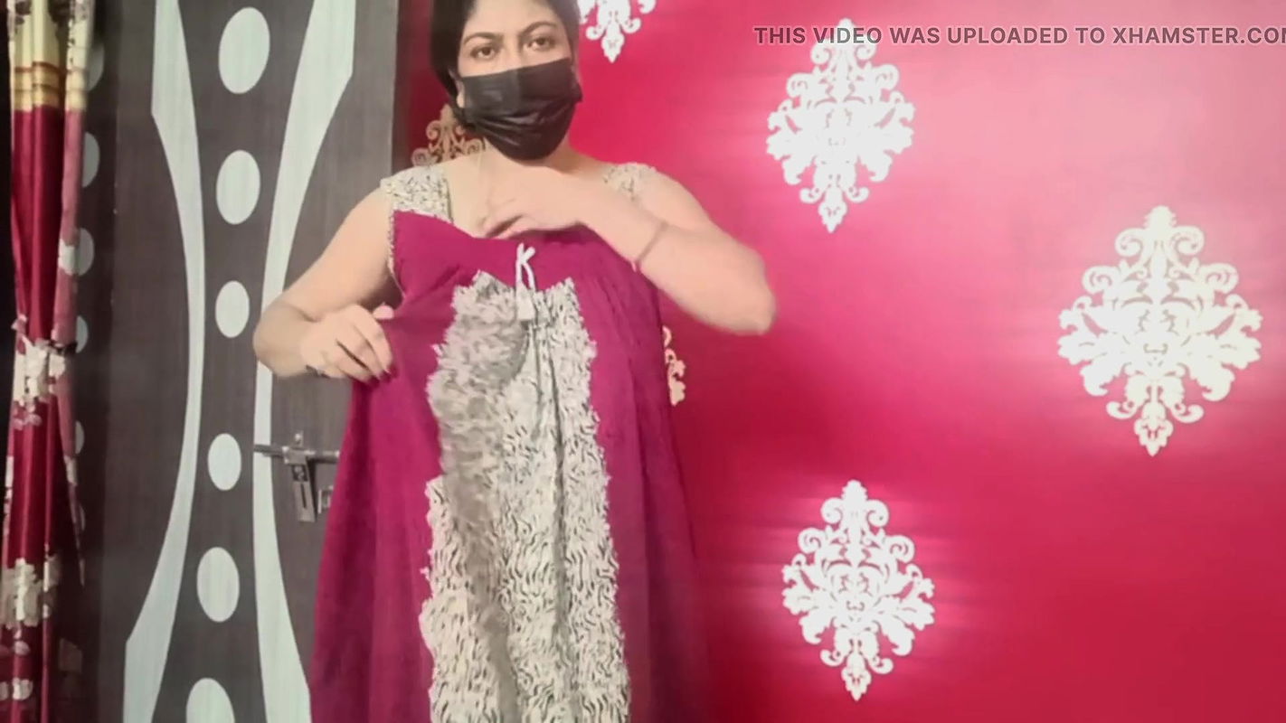 Homemade Indian MILF Pallavi in Uniform – Indian MILF Close-Up Masturbation, Wet Foreplay & Big Jiggly Tits