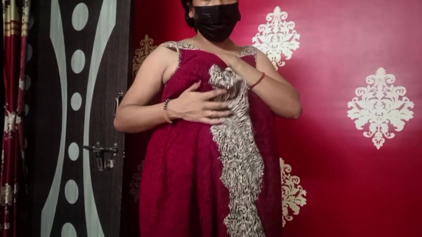 Homemade Indian MILF Pallavi in Uniform – Indian MILF Close-Up Masturbation, Wet Foreplay & Big Jiggly Tits