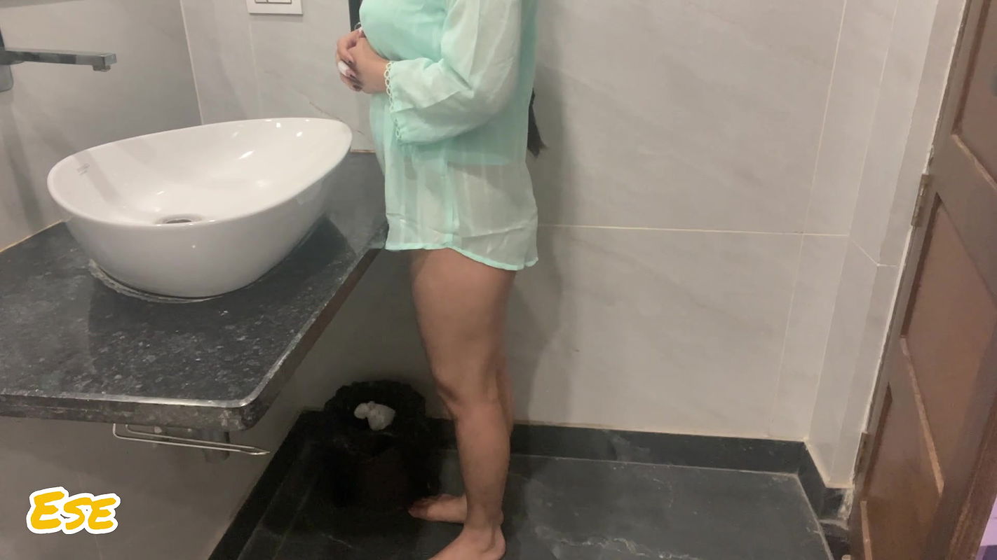 Hot Sister Got Banged by her horny borther in Bathroom