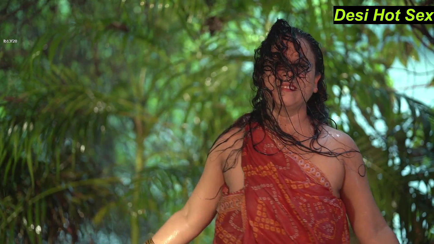 Indian Bhabhi Barish Romance! Hot xxx