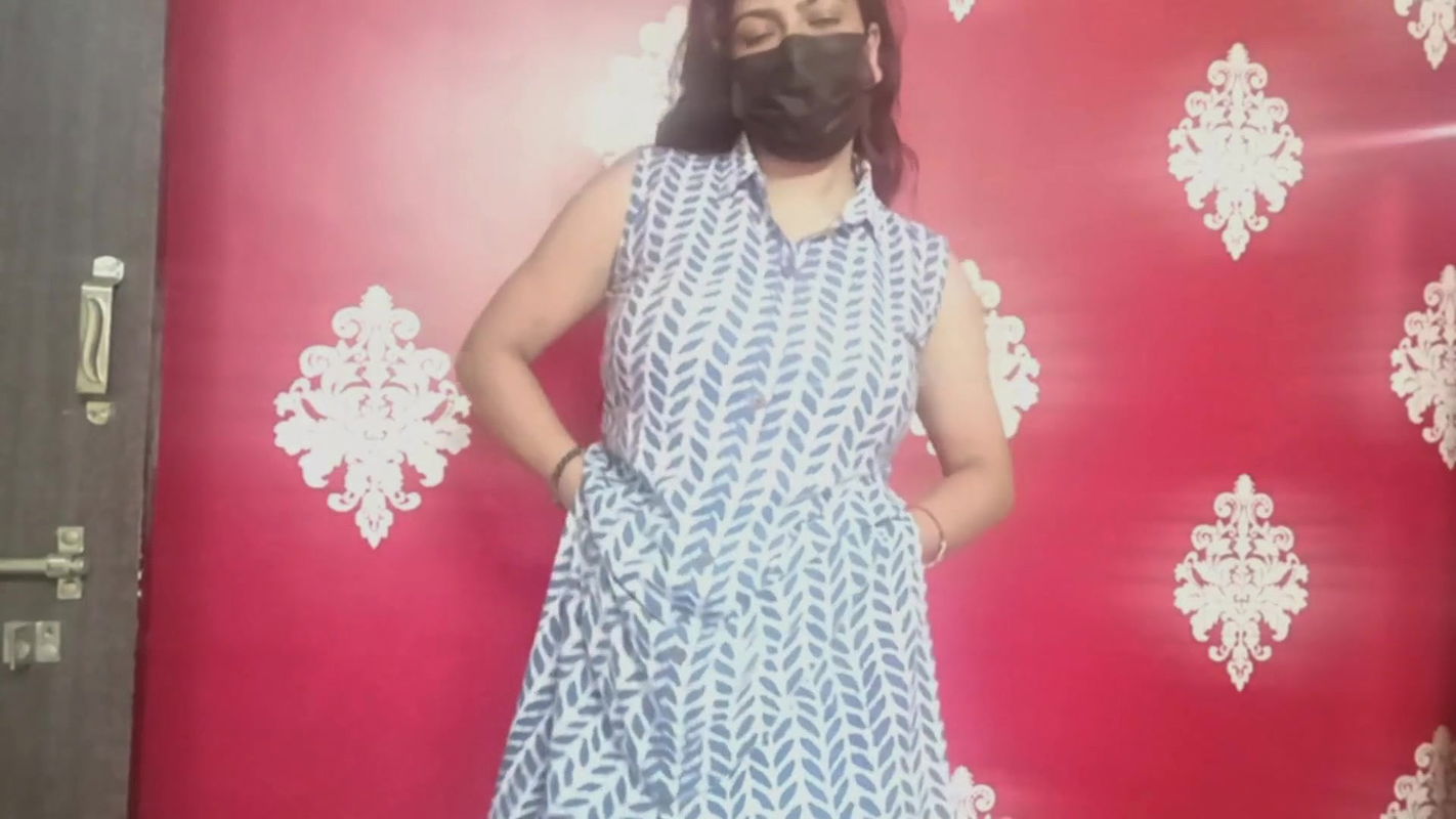 Indian Big Tits Mom Lavisha from Village in traditional dress– Caught Fingering Hairy Pussy and Big boobs