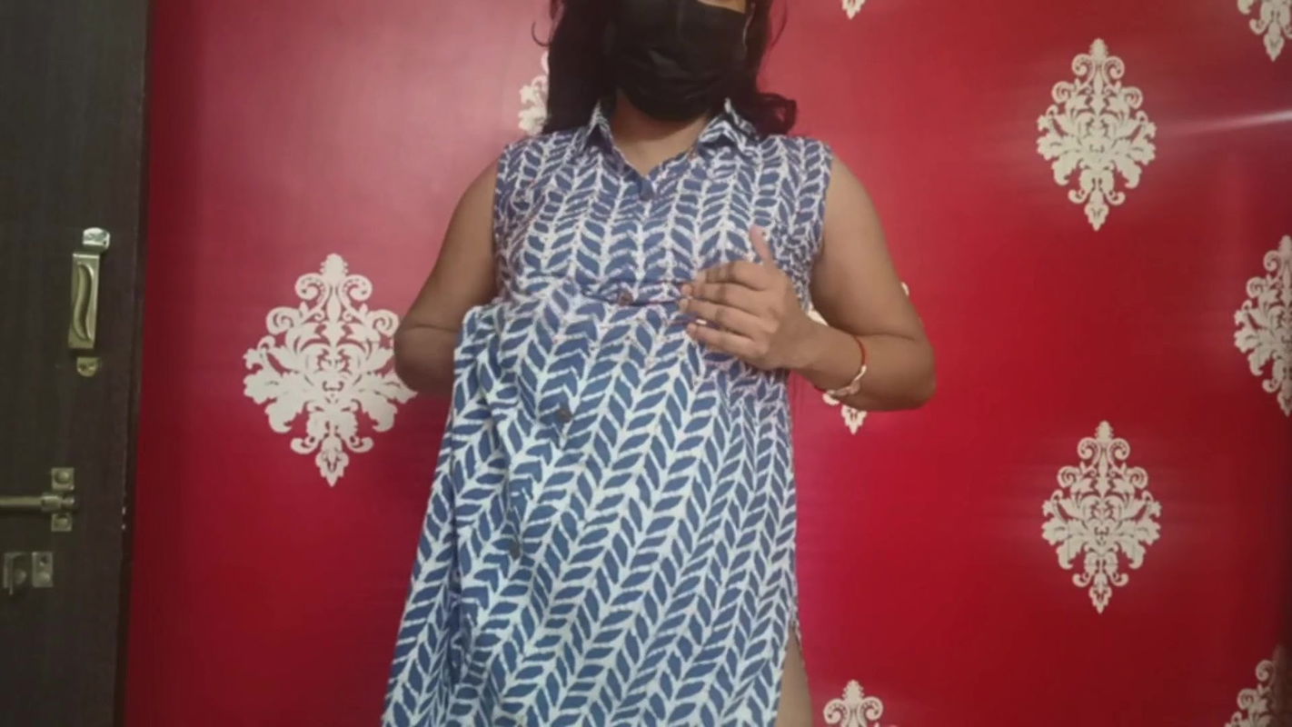 Indian Big Tits Mom Lavisha from Village in traditional dress– Caught Fingering Hairy Pussy and Big boobs