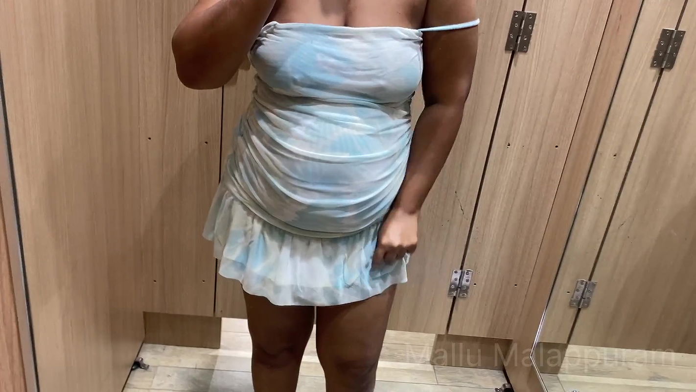 Mallu wife tries sexy dresses and gets naked in the mall trial room, Malappuram, Kerala