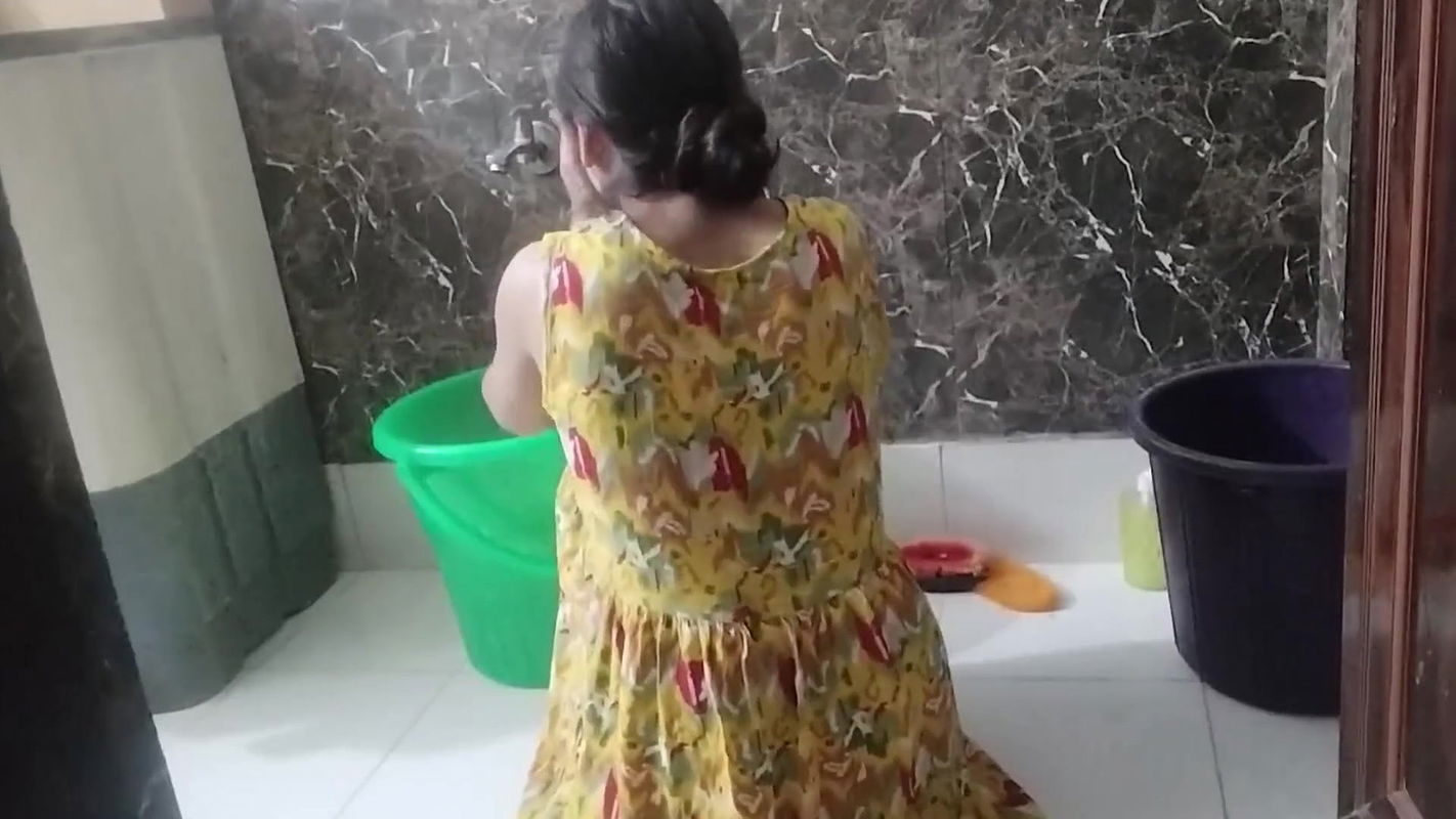 Muslim girl ka bathroom MMS video viral