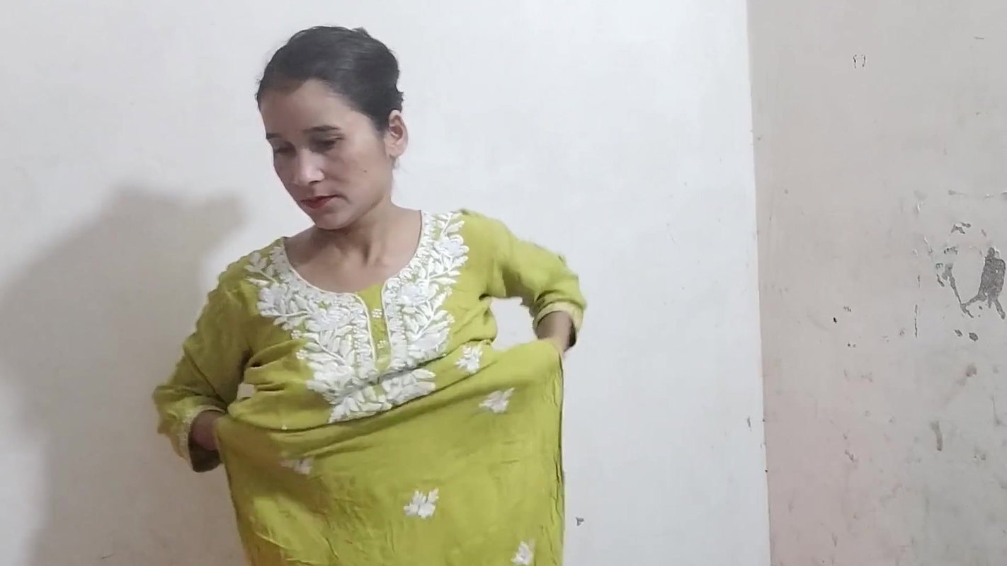 Muslim girl ko step brother ne jabar dasti chut mari