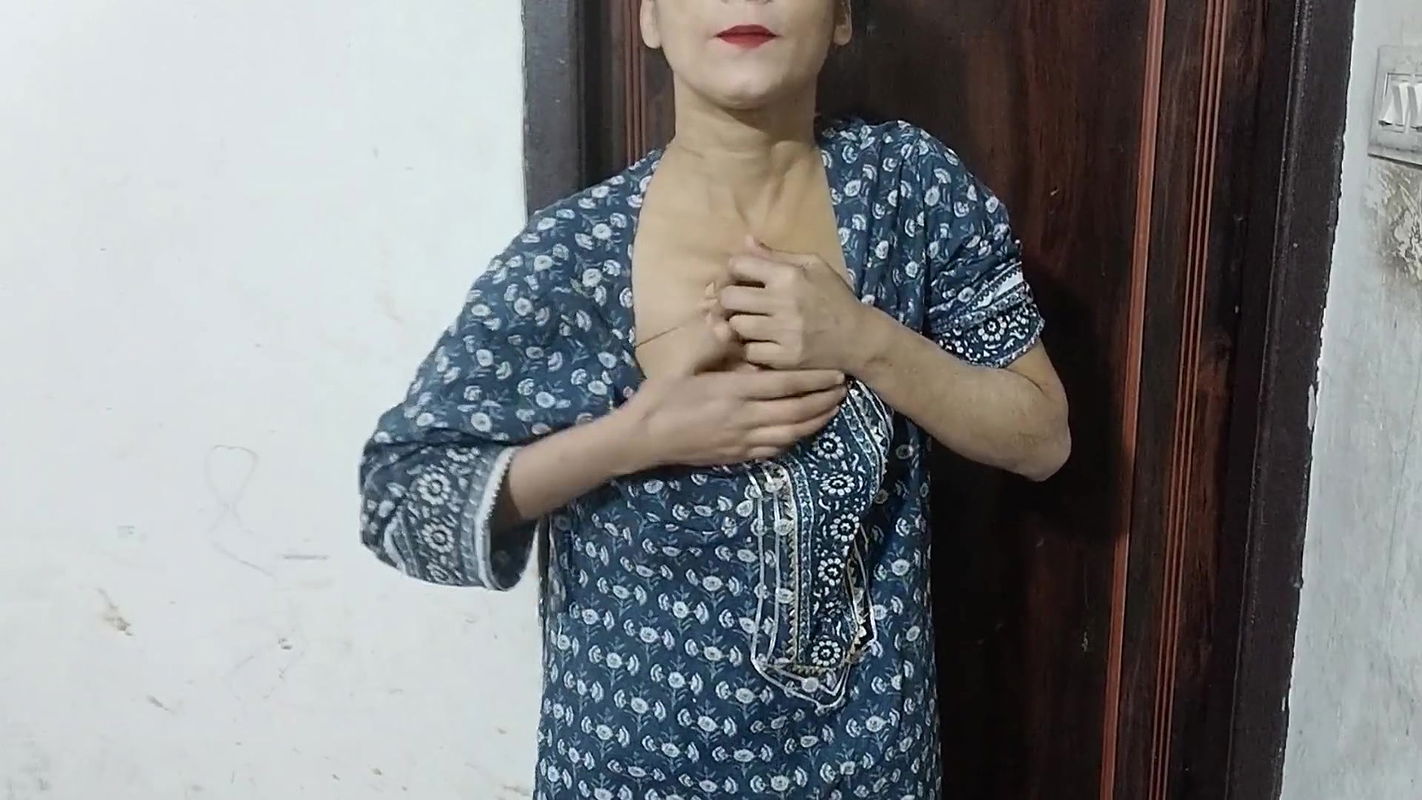 Naukrani ko malik ne ghar me band karke pel diya