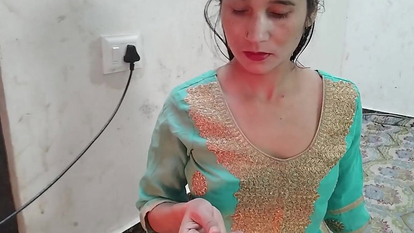 Sasur ne meri jawani dekh kar meri jabar dast chut mari