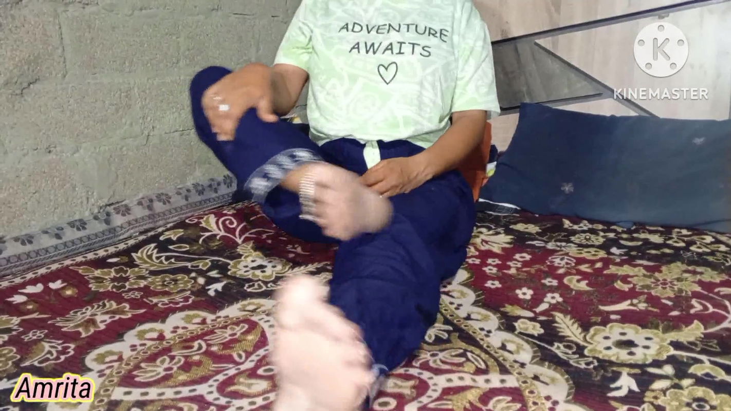 Sauteli behan ko chudai sikhaya Shadi se pehle Stepsister physical sex education before marriage in Hindi audio