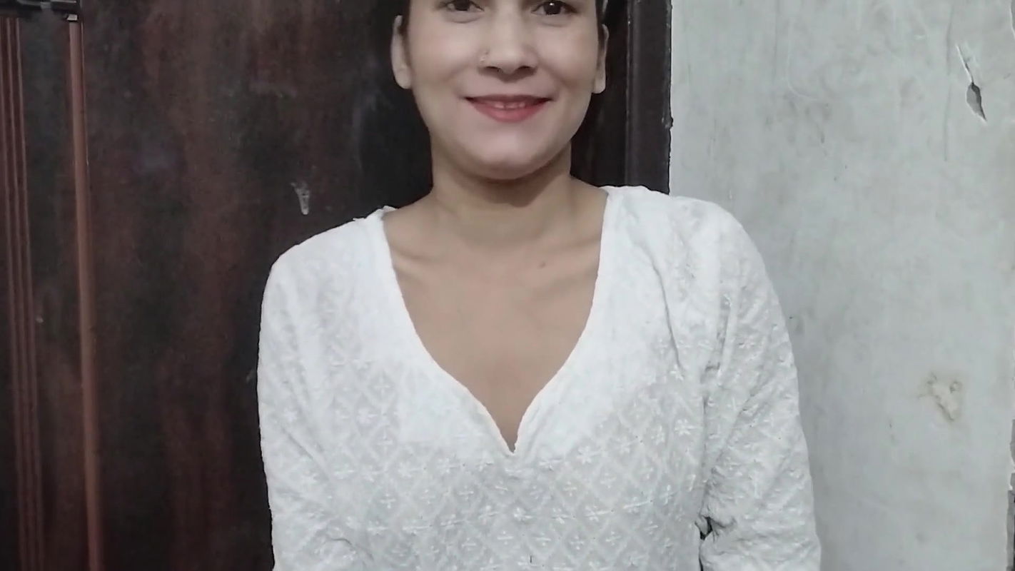 School girl ko kapde badalte dekh liya