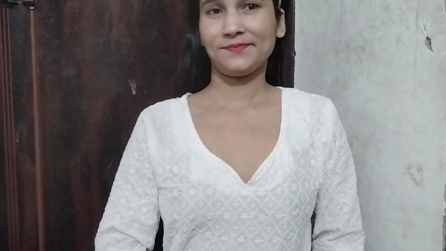 School girl ko kapde badalte dekh liya