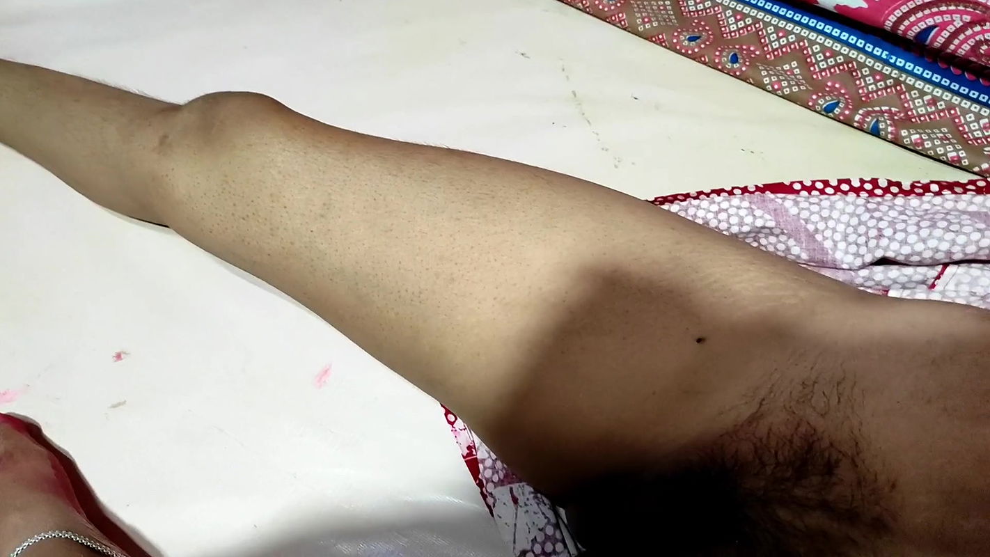 Sexy Sila came back from a late night party and was tired so I gave her a little massage. Desi Sex Video