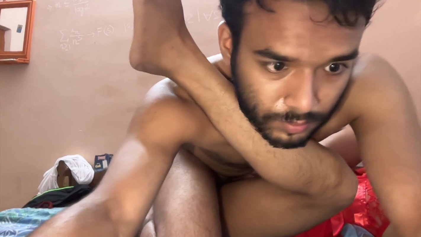 started to seduce my best friend and the moment got started
