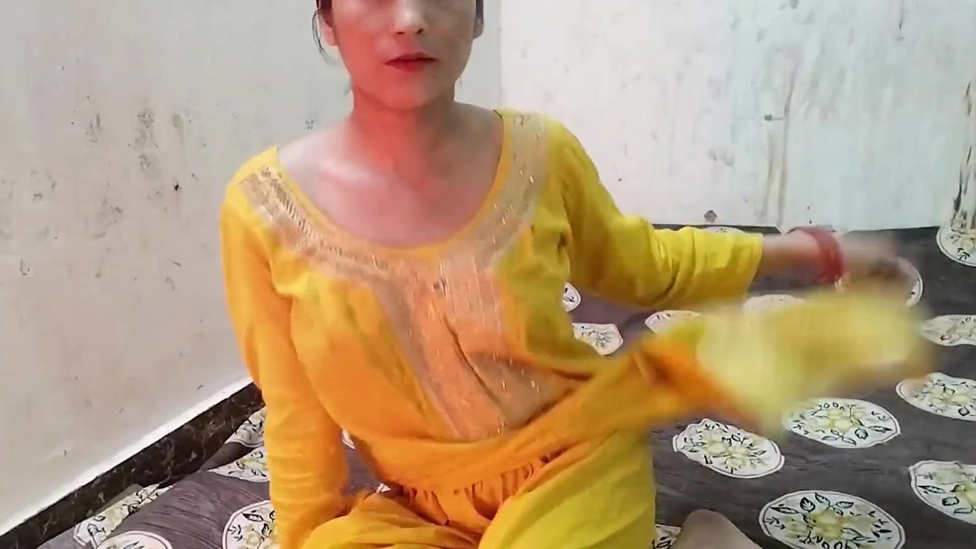 Step sister ka big bobs daba kar pela