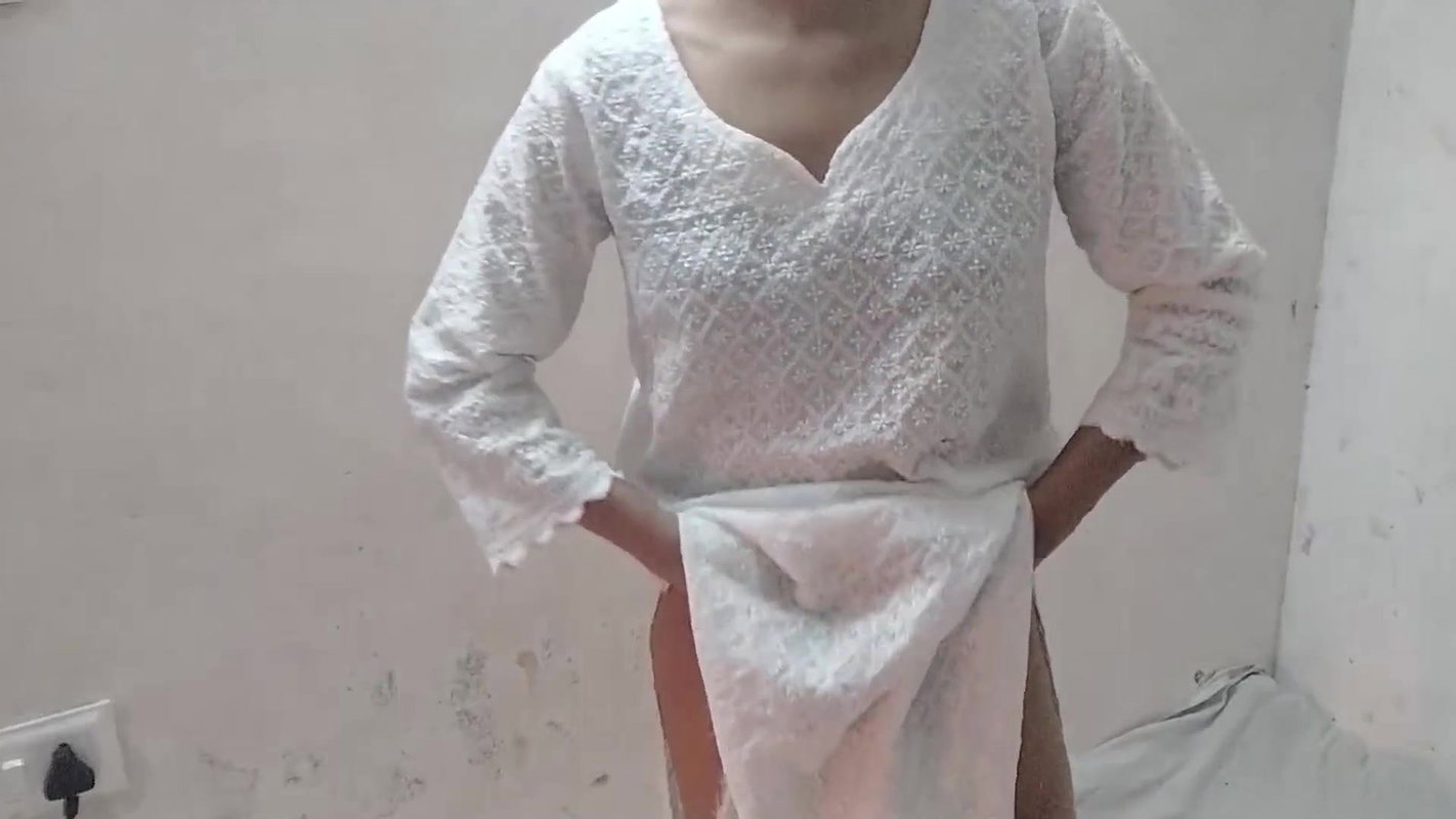 Step sister ko land par baitha kar chod diya