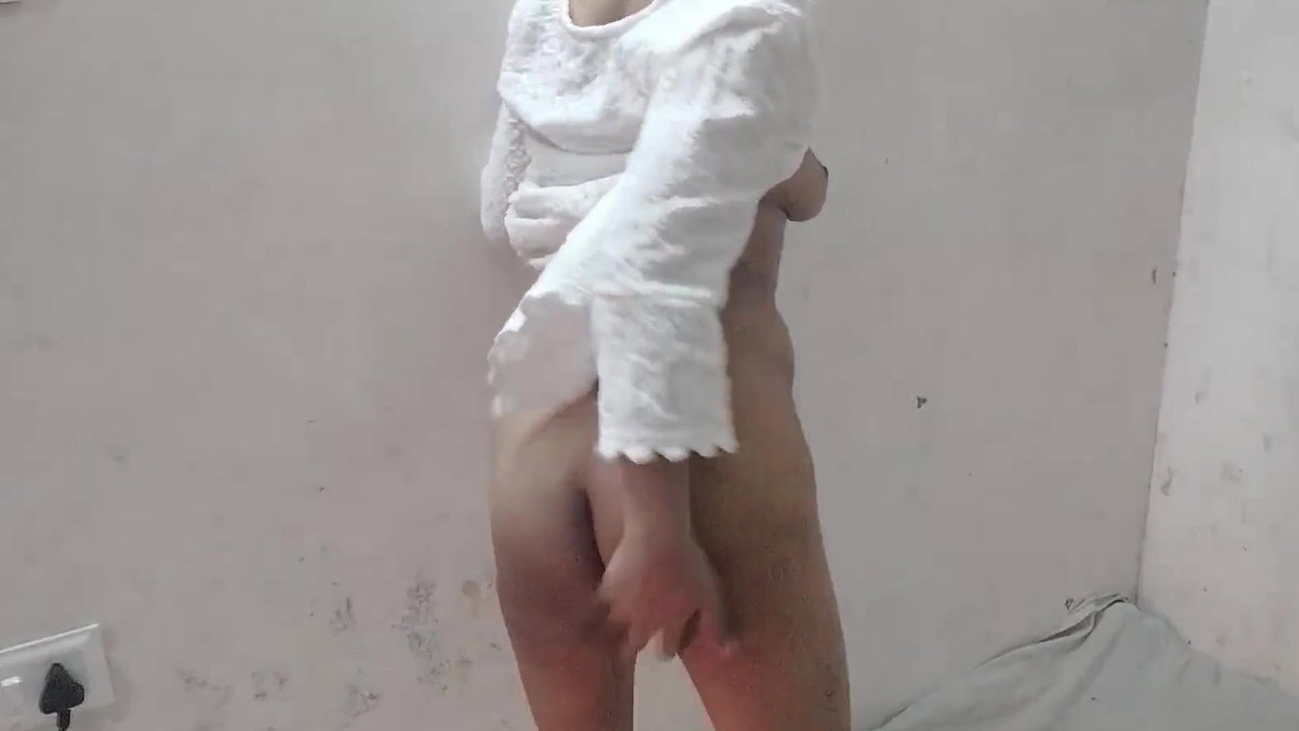 Step sister ko land par baitha kar chod diya