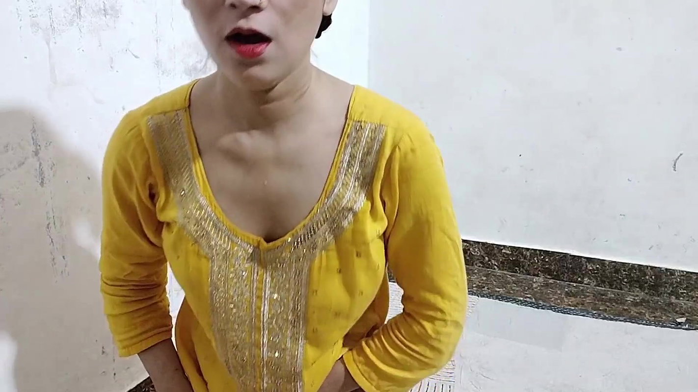 Step sister ko step brother ne pichhe se pel dia