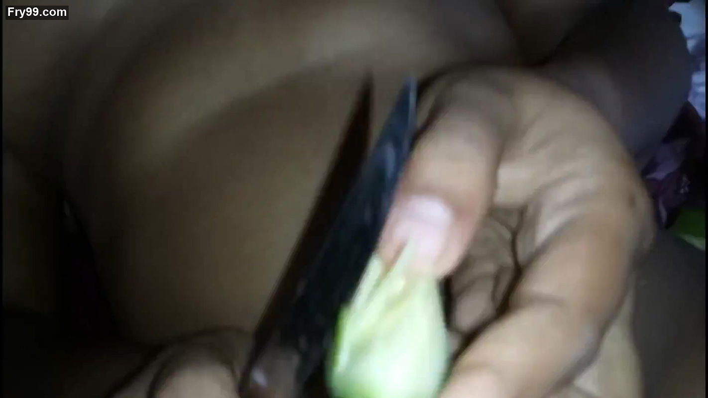 Desi Girl PUTTING MANGO INTO PUSSSY!!!