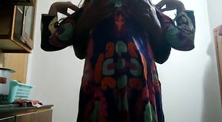 Bhabi devar hot kitchen scene hot kising hot video home