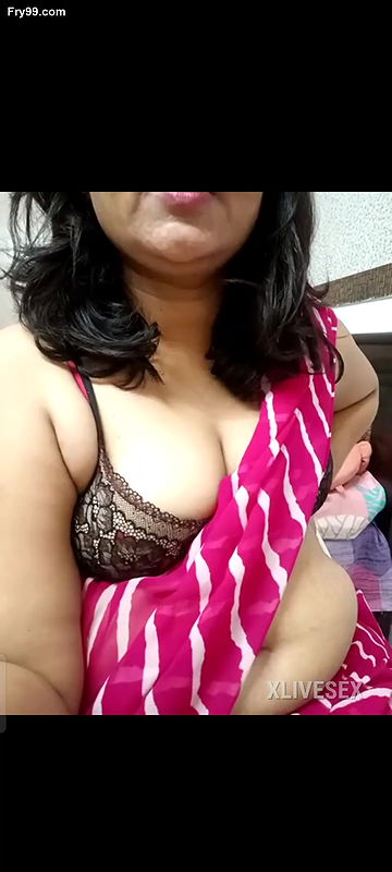 Desi Indian aunty nude webcam show