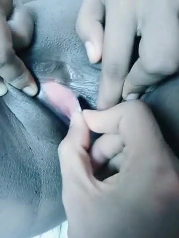 Desi Babe Inserts COIN Into PUSSY (2 Videos)
