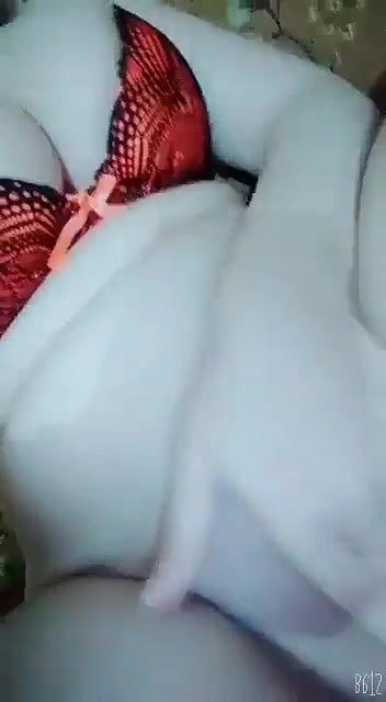 Beautiful Paki Babe Showing Her Pink Pussy