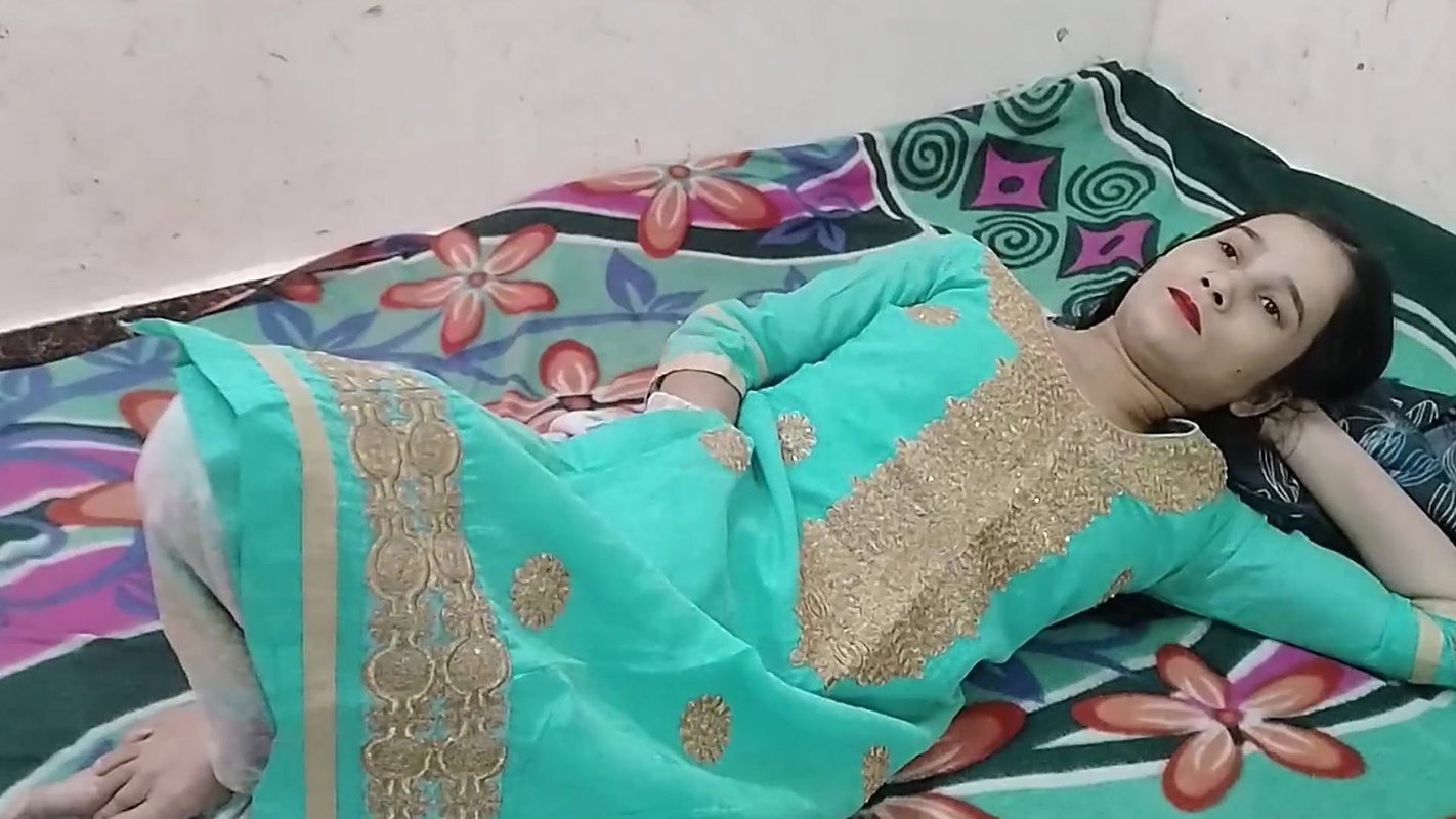 Madam ji ko paise dekar jabar dasti pela