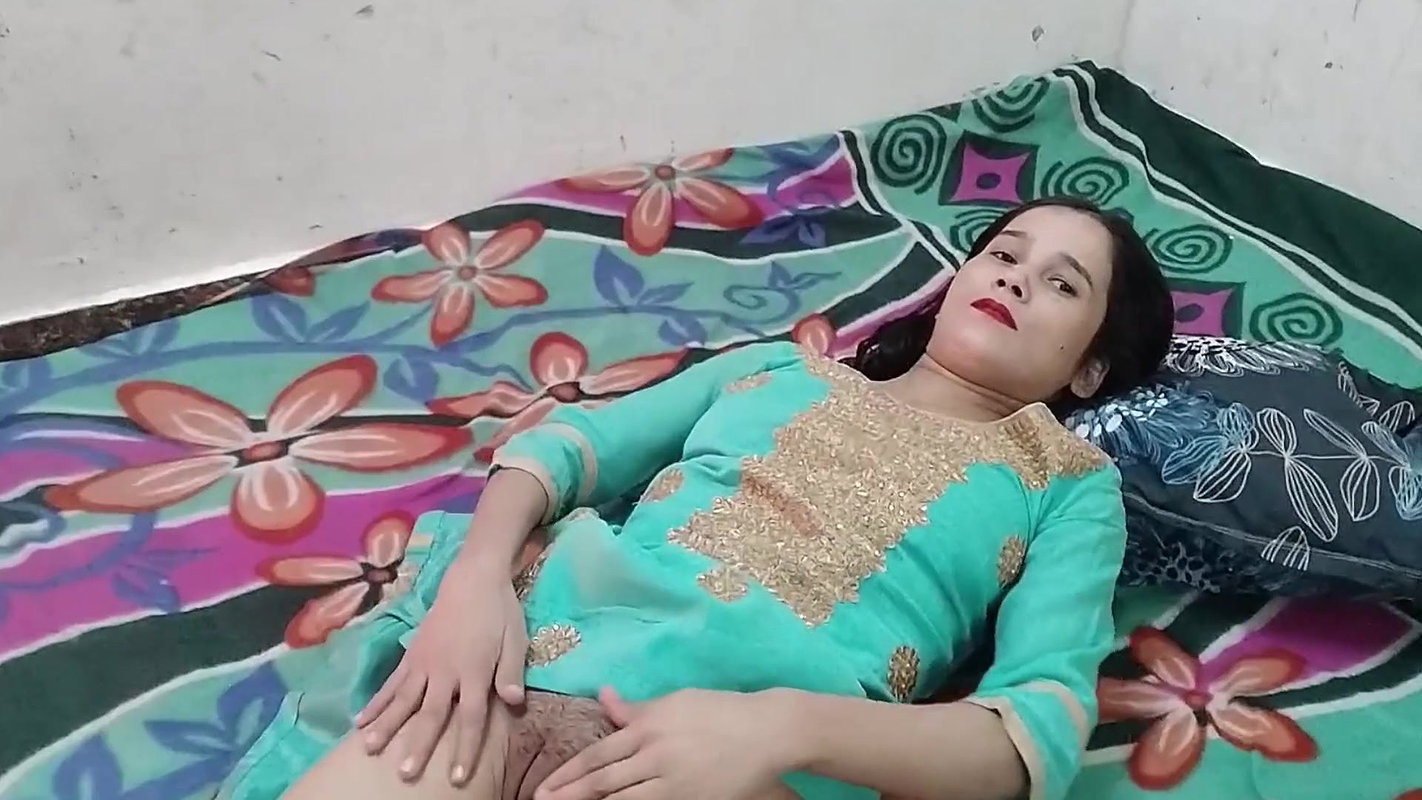 Madam ji ko paise dekar jabar dasti pela