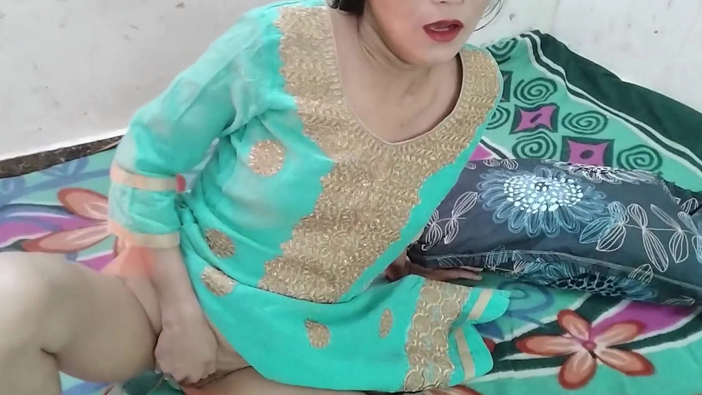 Madam ji ko paise dekar jabar dasti pela