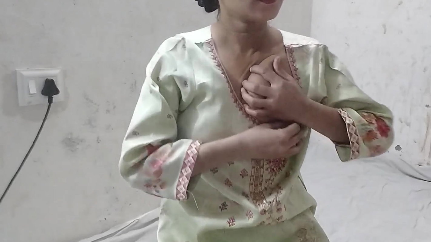 School girl ne homwork nhi karne par sir ne jabar dasti pela