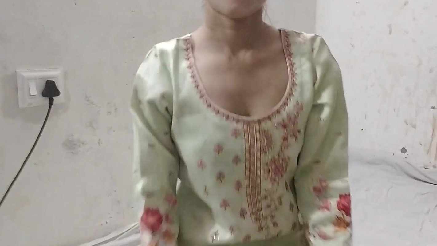 School girl ne homwork nhi karne par sir ne jabar dasti pela