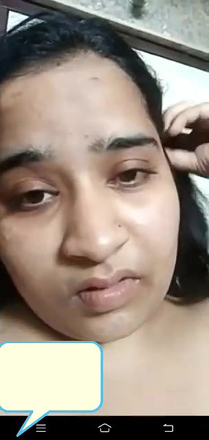 Desi girl showing