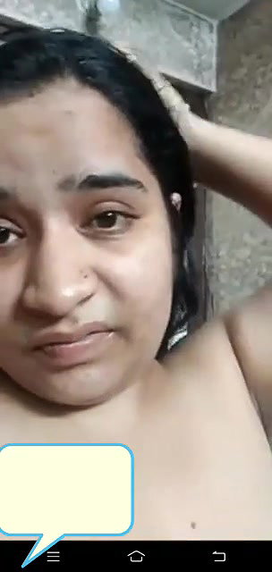 Desi girl showing