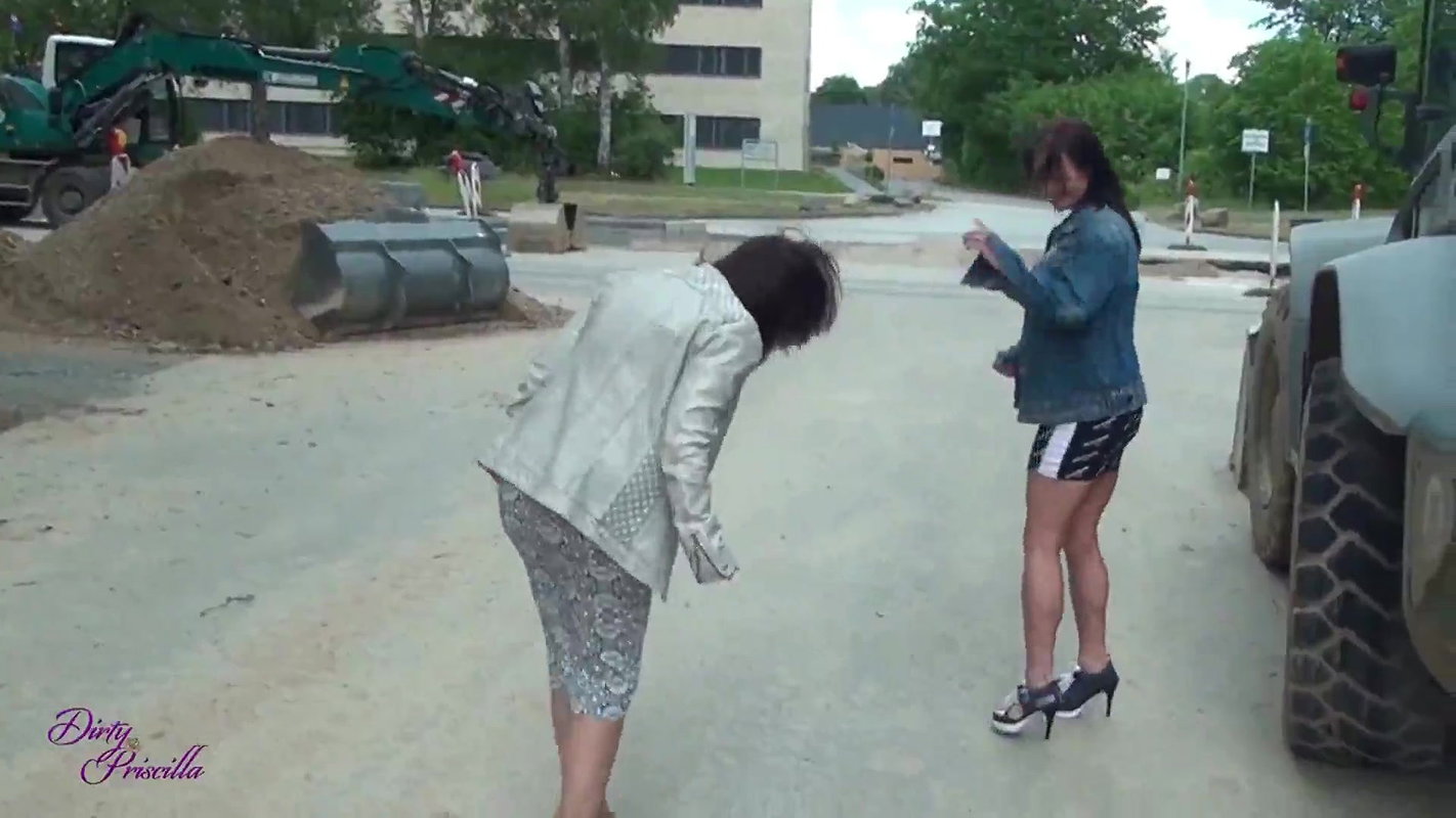 Dirty Priscilla Public Doppel sstrahl auf der Baustelle